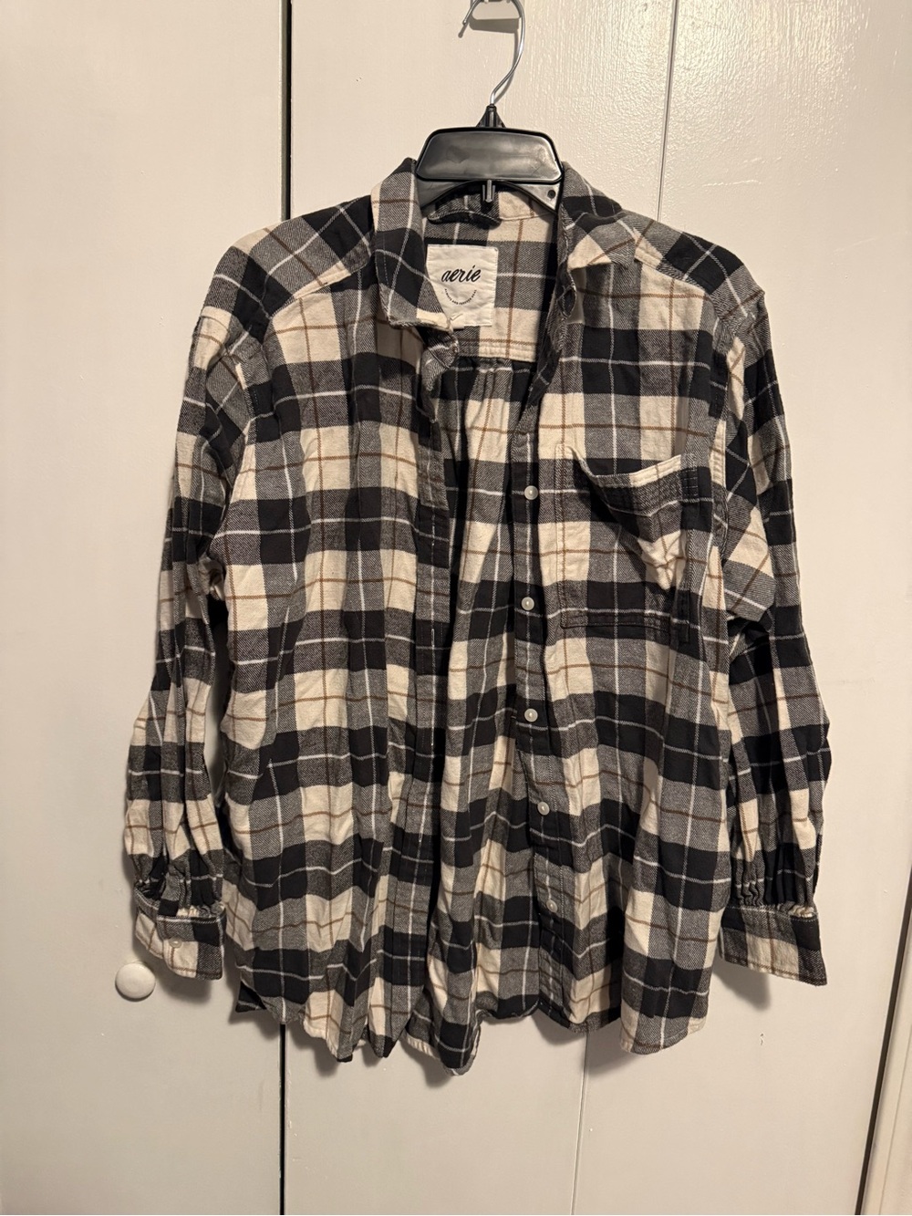 aerie Black and Cream Plaid Button-Up Flannel Shirt